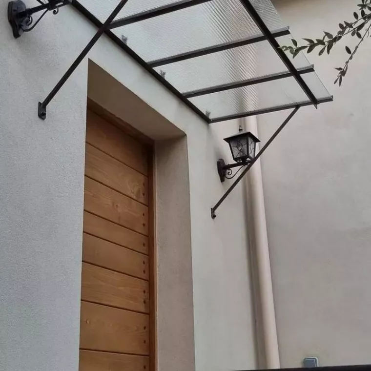 À qui faire appel pour fabriquer une marquise de porte en fer ?, Bastia, Ferronnerie J-P